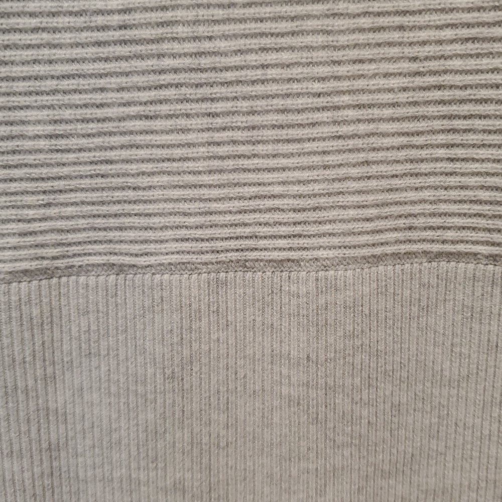 Tommy Bahama Light Gray Ribbed Knit Bat Wing Sweater Size Large - Picture 4 of 7